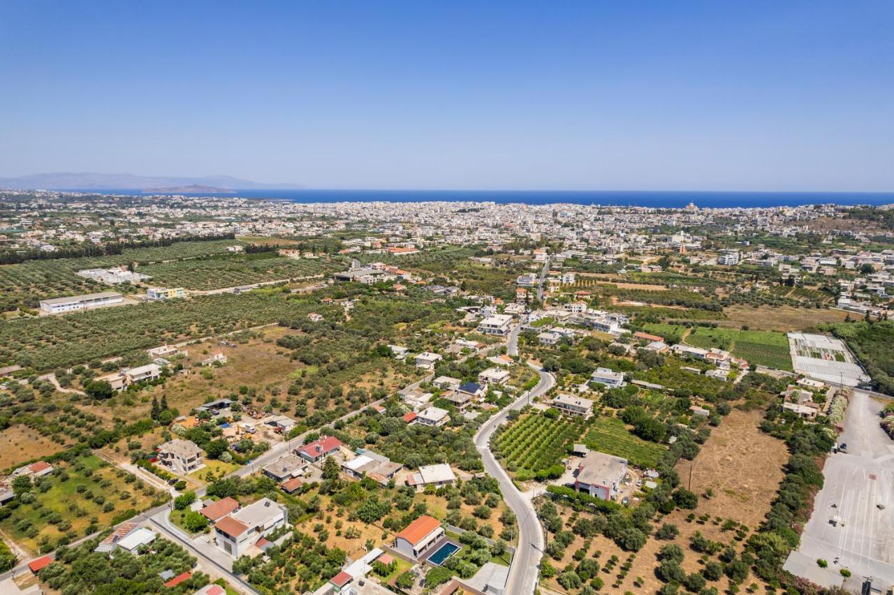 Eightyfour Living With Private Pool Villaer Khania