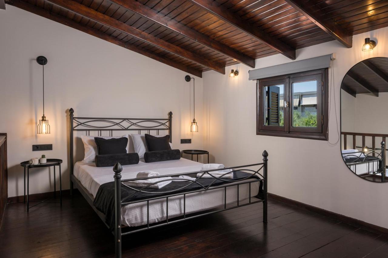 Villaer Eightyfour Living With Private Pool Khania