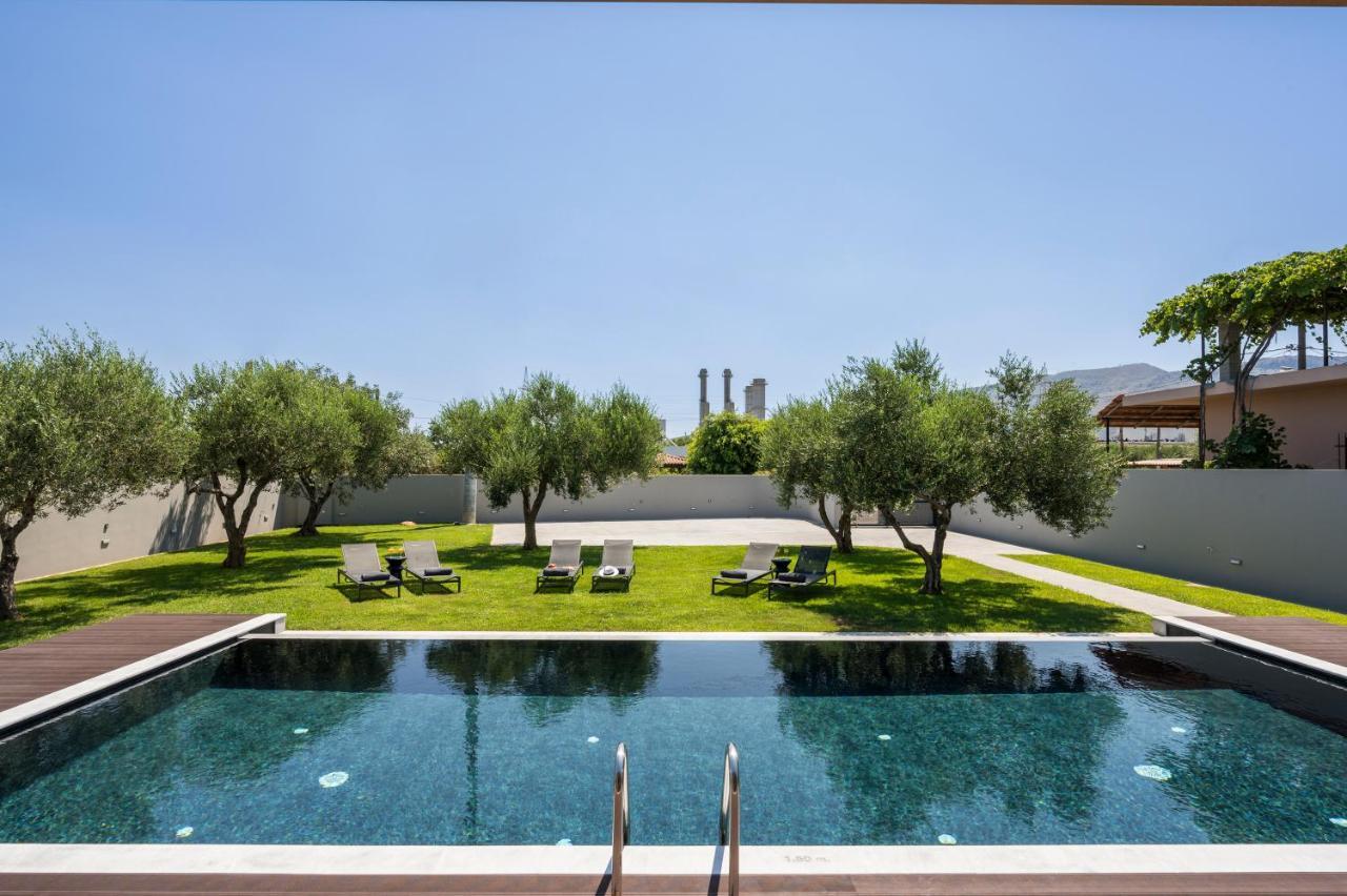 Villaer Eightyfour Living With Private Pool