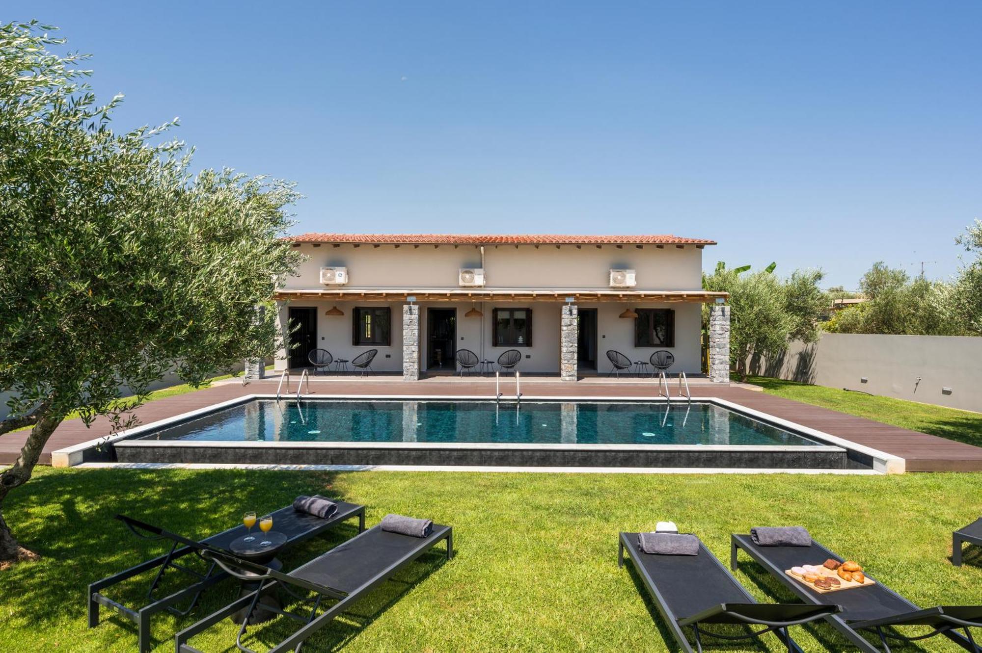 Eightyfour Living With Private Pool Khania